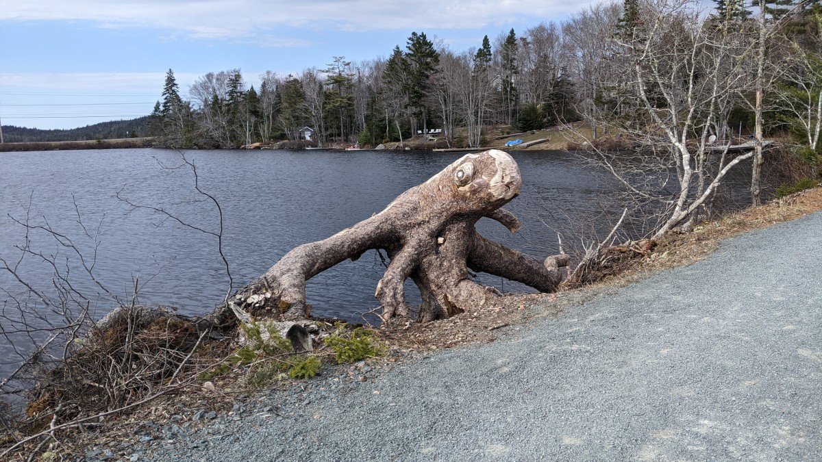 Wooden sculpture of a squid on the Petpeswick Causeway
